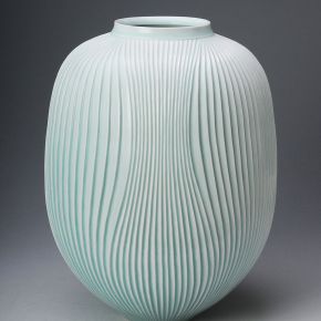 青白磁鎬彫壺 青白磁鎬彫壺