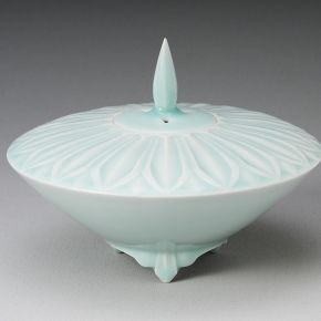 青白磁彫香爐 青白磁彫香爐